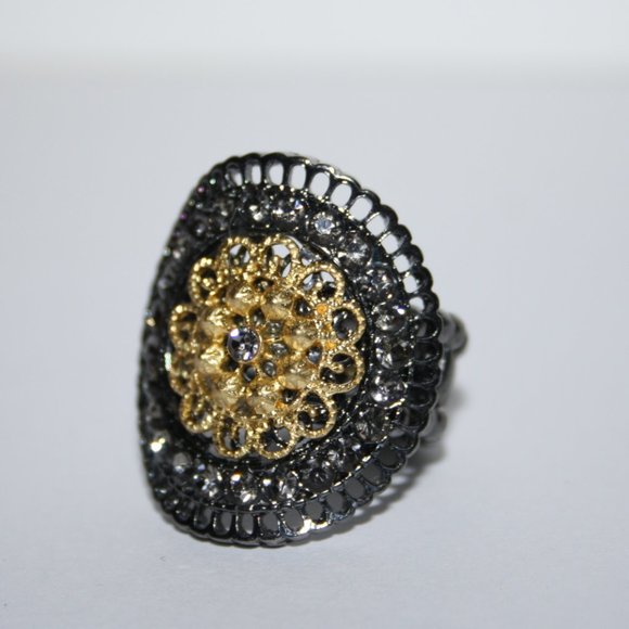 Beautiful black and gold adjustable ring